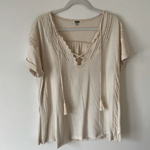 Size medium Buckle Gimmicks tunic short sleeve top